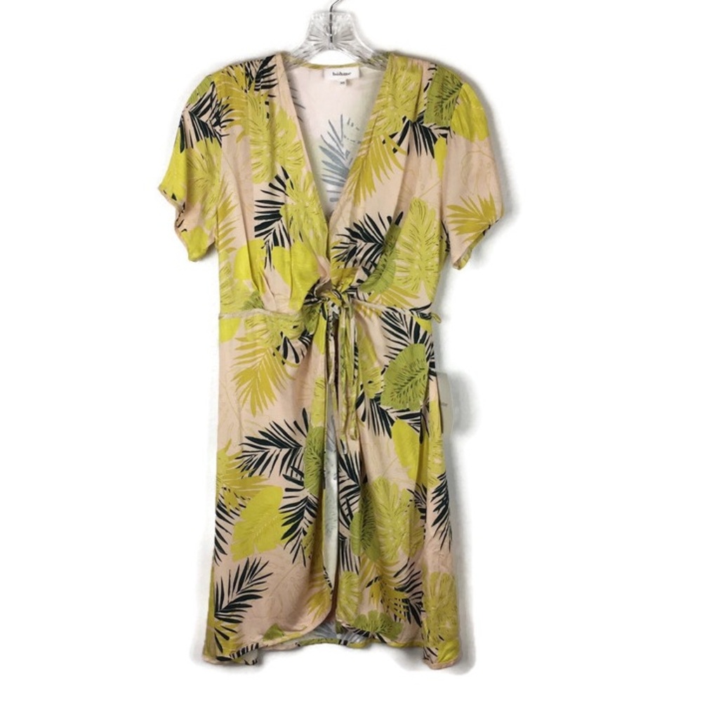 Bohme Floral Shauna Adjustable Short Sleeve Wrap Dress in Apricot